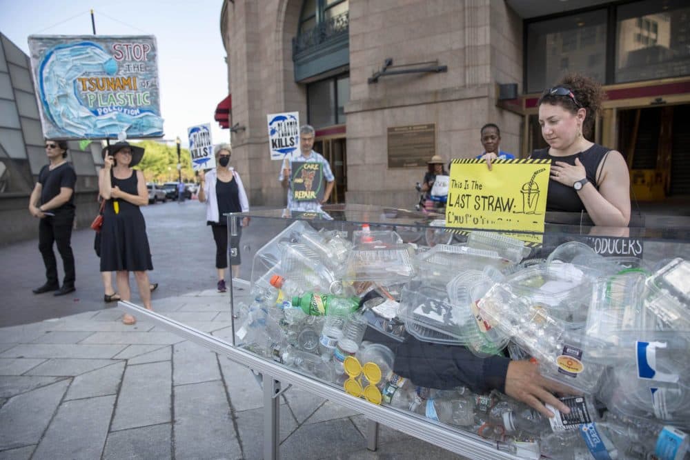 With 'Death by Plastic,' an artist eulogizes our planet to call attention to pollution - Vimarsana News
